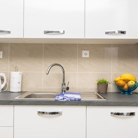 Apartments Mate Турань Екстер'єр фото