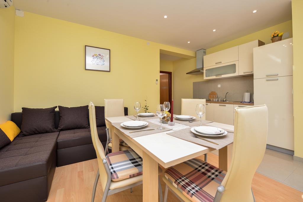 Apartments Mate Турань Екстер'єр фото