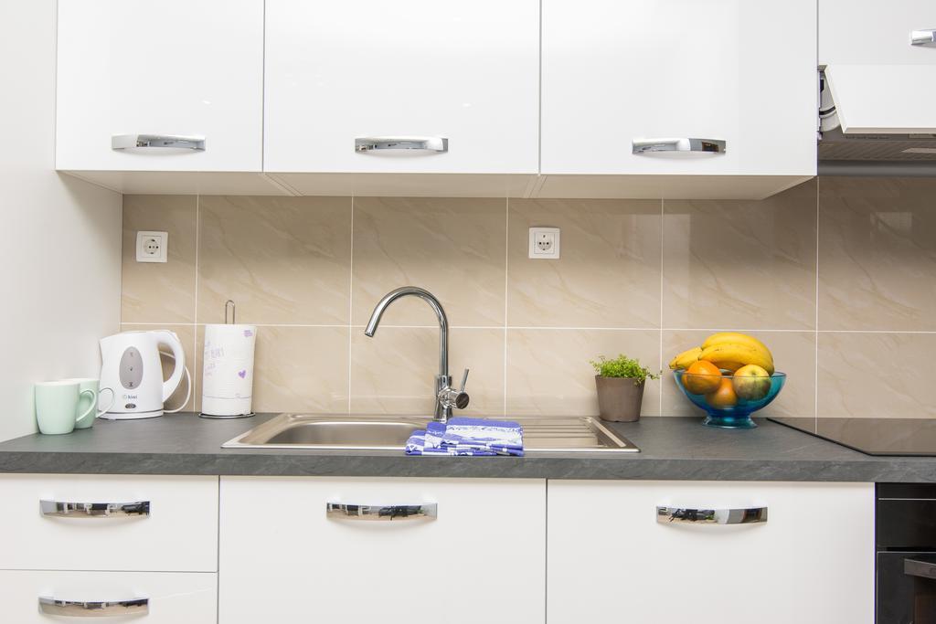 Apartments Mate Турань Екстер'єр фото