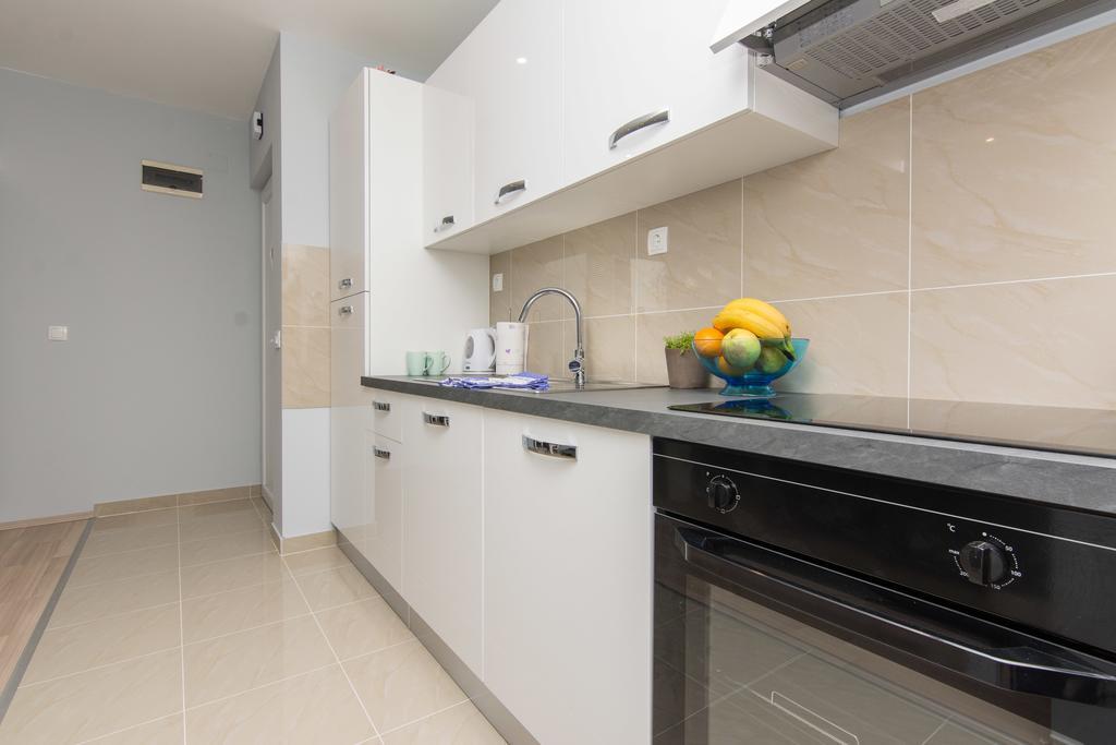 Apartments Mate Турань Екстер'єр фото