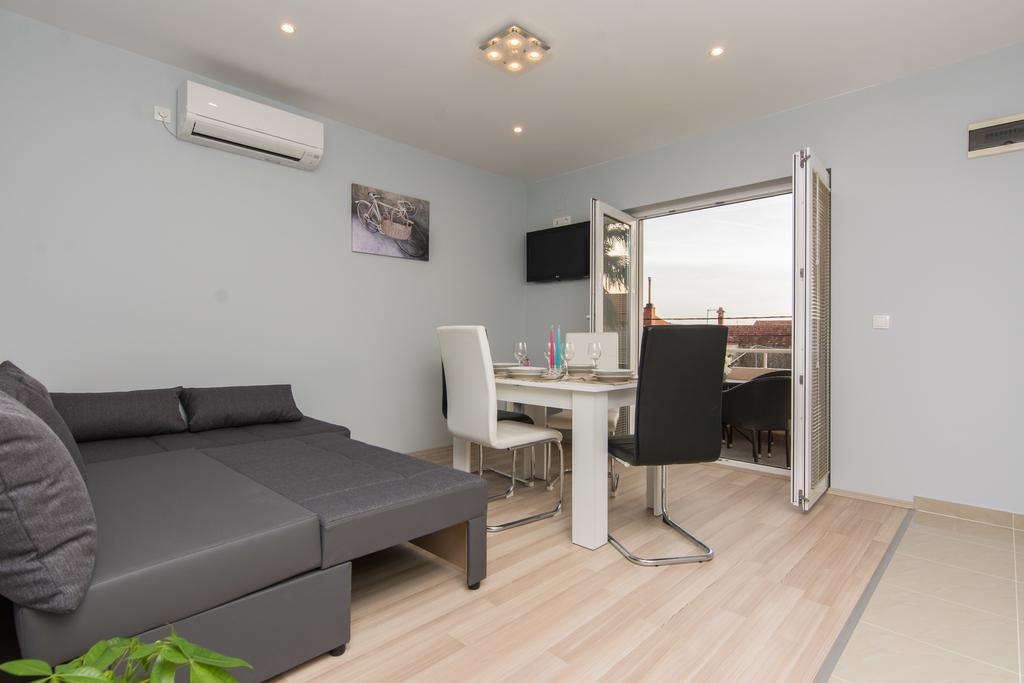 Apartments Mate Турань Екстер'єр фото