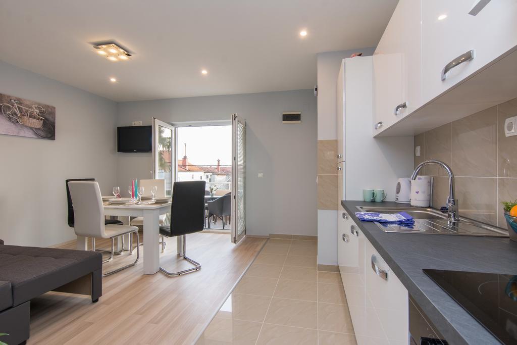Apartments Mate Турань Екстер'єр фото
