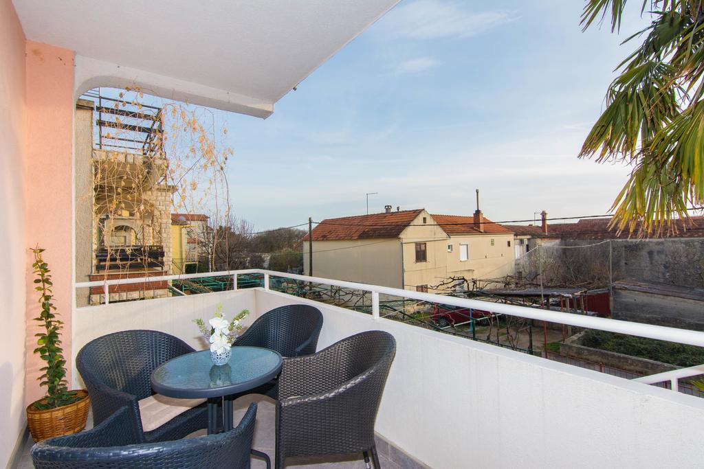 Apartments Mate Турань Екстер'єр фото