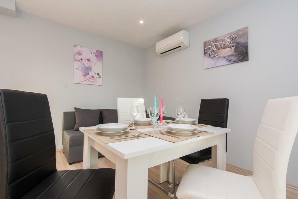 Apartments Mate Турань Екстер'єр фото