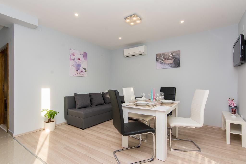 Apartments Mate Турань Екстер'єр фото